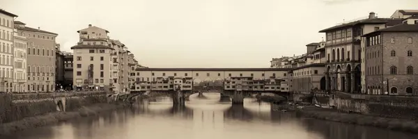Piękny Widok Most Ponte Vecchio Nad Rzeką Arno Florencji Włochy — Zdjęcie stockowe