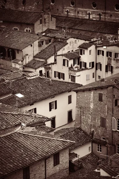 イタリアの上から見たルッカの屋根 — ストック写真