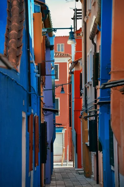 Οδική Άποψη Του Burano Πολύχρωμα Ιστορικά Κτίρια Βενετία Ιταλία — Φωτογραφία Αρχείου
