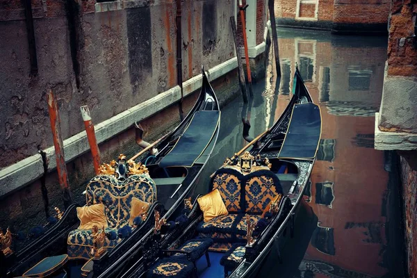 Gondoles Dans Canal Vue Rapprochée Venise Italie — Photo