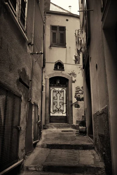 Aleja Budynków Zbliżenie Vernazza Jedna Pięciu Wiosek Cinque Terre Włochy — Zdjęcie stockowe