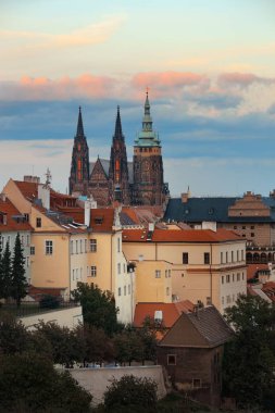 Doğal görünümünü Prag Kalesi ile Saint Vitus Katedrali, Çek Cumhuriyeti