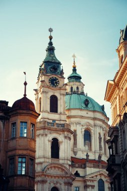 Çek Cumhuriyeti 'ndeki tarihi binalarla Prag şehri manzarası