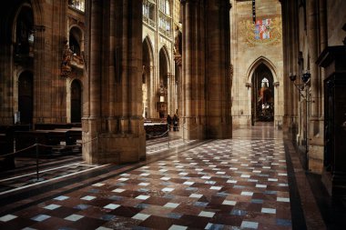 Çek Cumhuriyeti Prag Şatosu 'ndaki St. Vitus Katedrali' nin iç manzarası