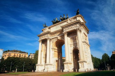 Arch barış veya Arco della Pace, Milano, İtalya.