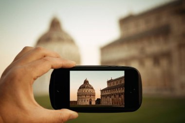 Pisa cityscape İtalya mimarisi ile akıllı telefon