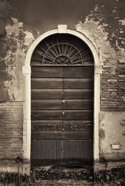Vintage Tür Und Fenster Einem Alten Gebäude Venedig Italien — Stockfoto