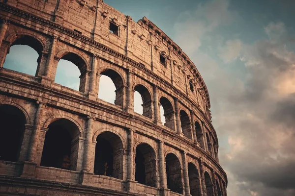 イタリア ローマのコロッセオ詳細の表示を閉じる — ストック写真