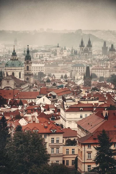 Praga Dachu Panoramę Zabytkowymi Budynkami Republika Czeska — Zdjęcie stockowe