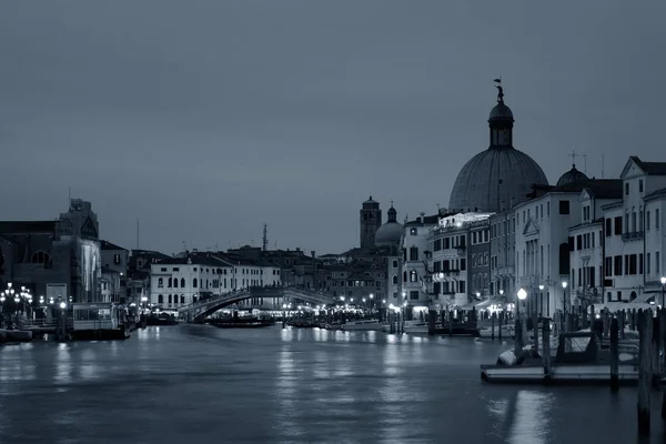 Veneza Vista Para Canal Noite Com Igreja San Simeone Piccolo — Fotografia de Stock