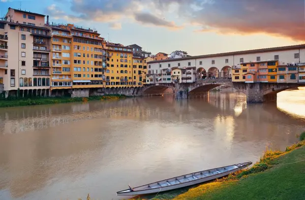 Vista Panorâmica Ponte Vecchio Sobre Rio Arno Florença Itália — Fotografia de Stock