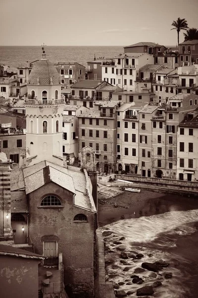 Vernazza Con Edifici Rocce Sopra Mare Nelle Cinque Terre — Foto Stock