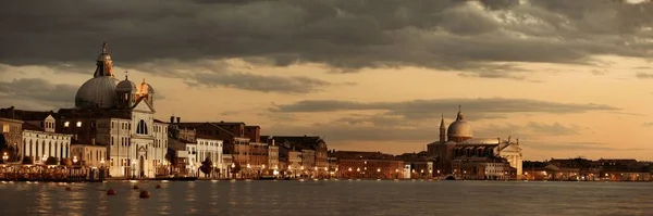Venice Panorama Skyline Nocy Zabytkową Architekturę Włochy — Zdjęcie stockowe