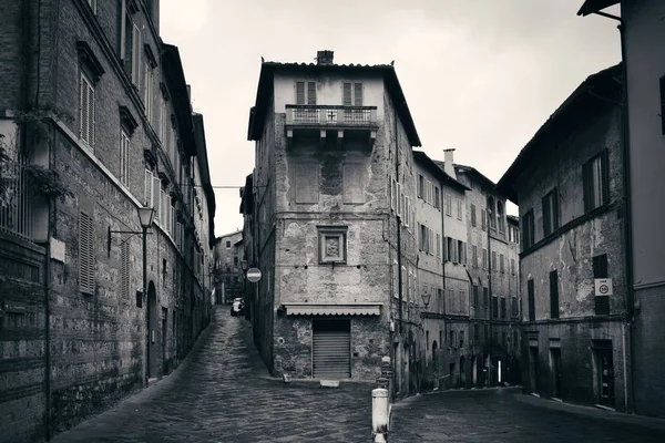 Straatmening Van Oude Straat Met Oude Gebouwen Siena Italië — Stockfoto