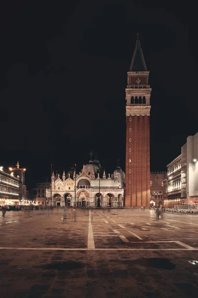 Dzwonnica Zabytkowe Budynki Nocy Piazza San Marco Wenecji Włochy — Zdjęcie stockowe