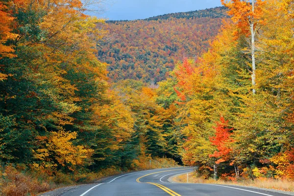 Highway Και Φθινόπωρο Φύλλωμα Στο White Mountain New Hampshire — Φωτογραφία Αρχείου