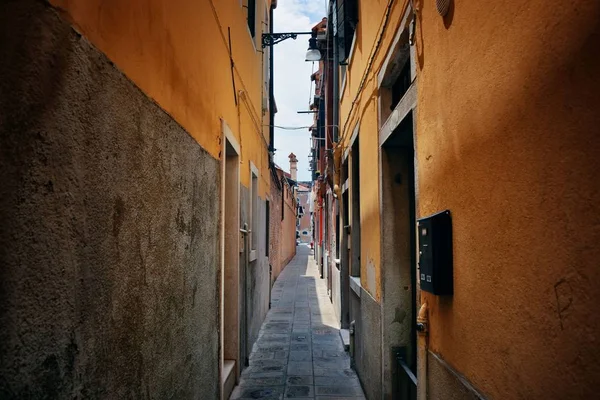 Uitzicht Steeg Met Historische Gebouwen Venetië Italië — Stockfoto