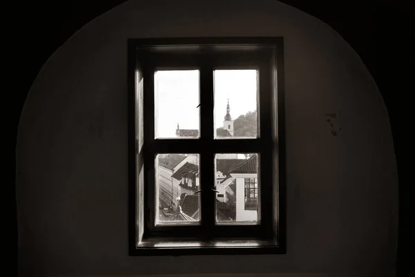 窗口视图在布拉格捷克共和国 — 图库照片