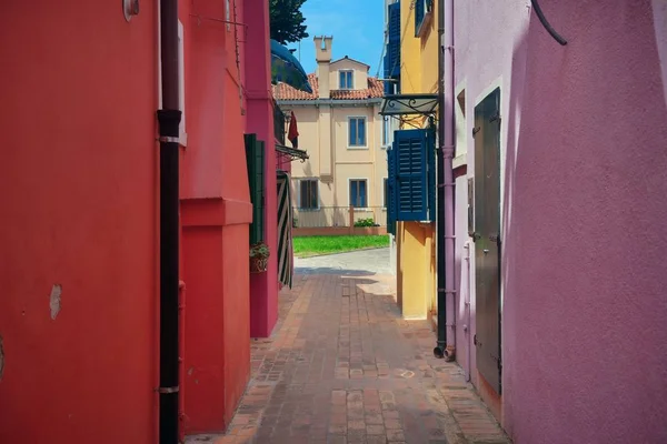 Ulice Pohled Burano Barevné Historické Budovy Benátky Itálie — Stock fotografie