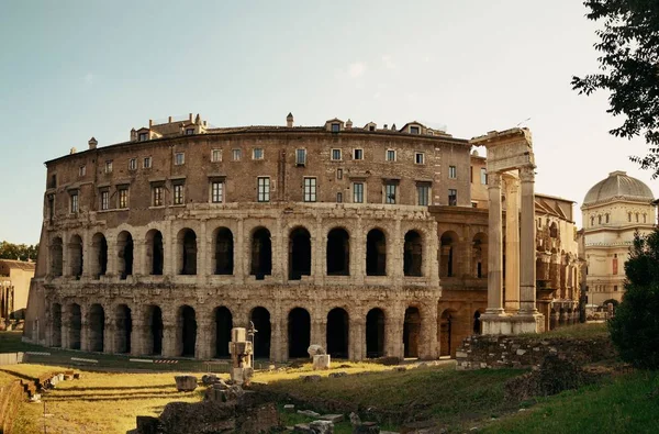 Театр Марселлос Историческими Руинами Риме Италия — стоковое фото