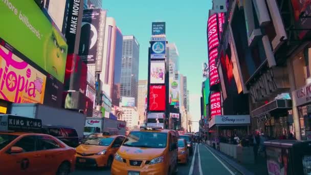 New York City Sept 2018 Times Square Crowded Traffic Billboard — Stock Video