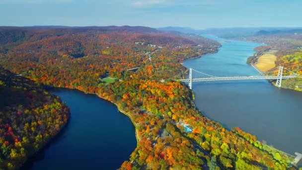Εναέρια Άποψη Του Ποταμού Hudson Και Bear Mountain Γέφυρα Στην — Αρχείο Βίντεο