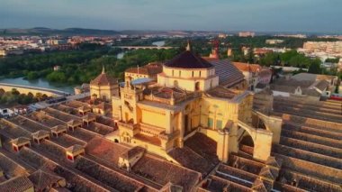 İspanya batımında Cordoba büyük Camii veya katedral Kurtuba Camii havadan görünümü