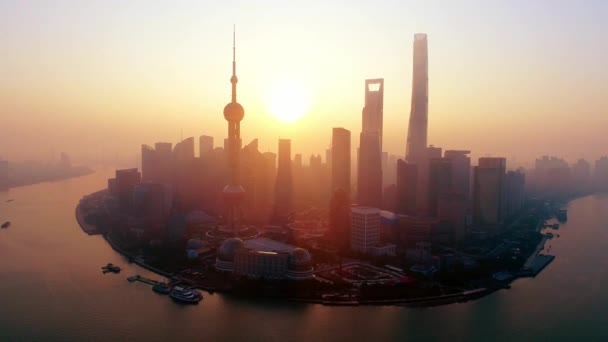 Shanghai Sunrise Ptaka Chinach Drapaczami Chmur Huangpu Rzeka Łódź — Wideo stockowe