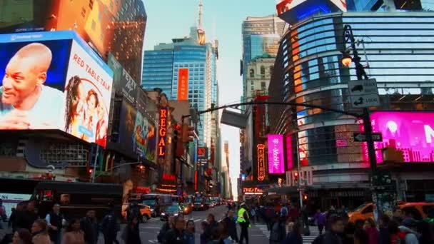 New York City Usa Října 2018 Pěšky Napříč Zaneprázdněn 42Nd — Stock video