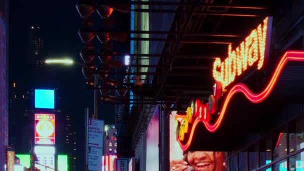 Нью Йорк Сити Сша Октября 2018 Года Знак Метро Улицей — стоковое видео