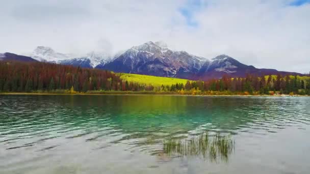 Lago Patricia Vista Panorâmica Timelapse Beira Mar Outono Jasper National — Vídeo de Stock