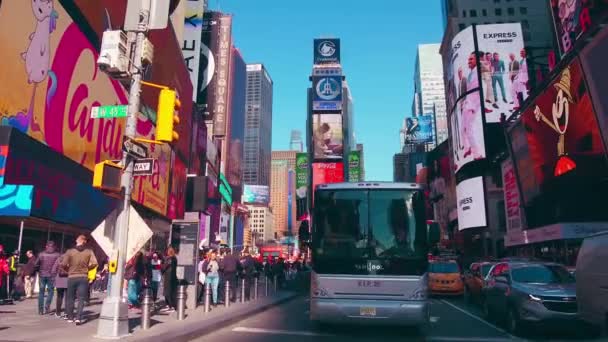 New York City Září 2018 Times Square Přeplněných Dopravních Billboard — Stock video