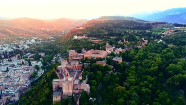Sinek Alhambra Yukarıda Güneş Doğarken Granada Spanya Göster — Stok video