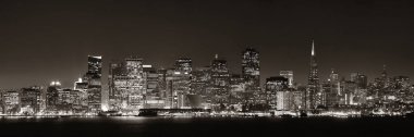 San Francisco şehrinin gökyüzü ve gece manzarası kentsel mimari.