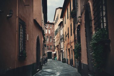 İtalya 'da Lucca sokak manzarası
