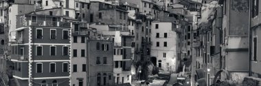 Riomaggiore binalar panorama görünüm Cinque Terre, İtalya.