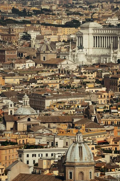 バチカン市国のサンピエトロ大聖堂の上からローマ市のパノラマ ビュー — ストック写真