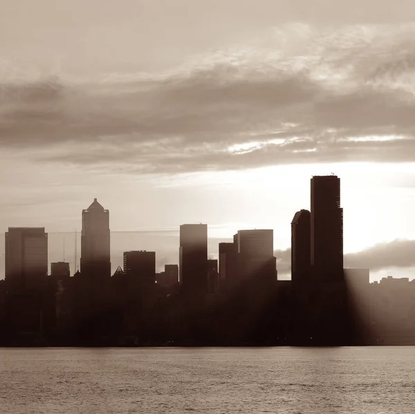 Seattle Zonsopgang Skyline Silhouet Uitzicht Met Stedelijke Kantoorgebouwen — Stockfoto