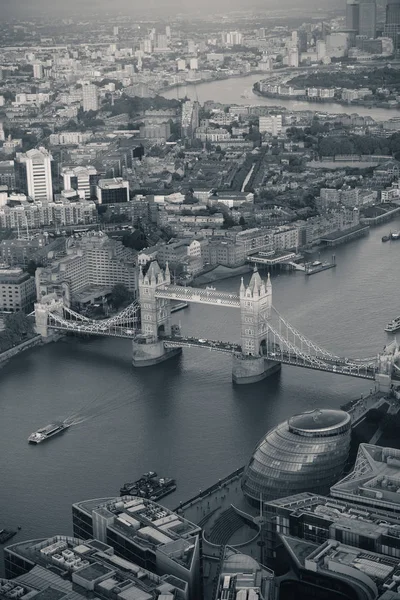 Вид Лондона Крышу Тауэрского Моста Городской Архитектурой — стоковое фото