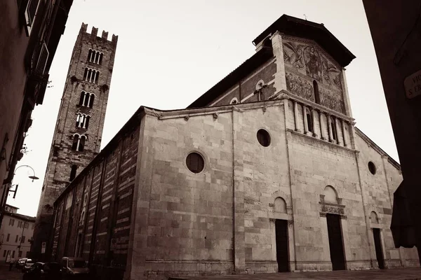 Kostel San Pietro Somaldi Campanile Zvonicí Lucca Itálie — Stock fotografie