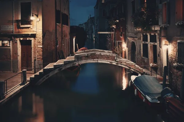 Venice Canal View Night Bridge Historical Buildings Italy — Stock Photo, Image
