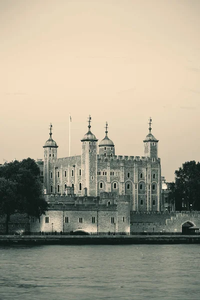 Torre Londres Frente Río Támesis Blanco Negro —  Fotos de Stock