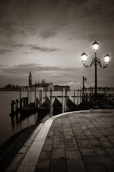 Gondola Park Water San Giorgio Maggiore Island Early Morning Venice — Stock Photo, Image