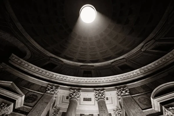 Roma Talya Pantheon Içinde Işık Huzmesi Var — Stok fotoğraf