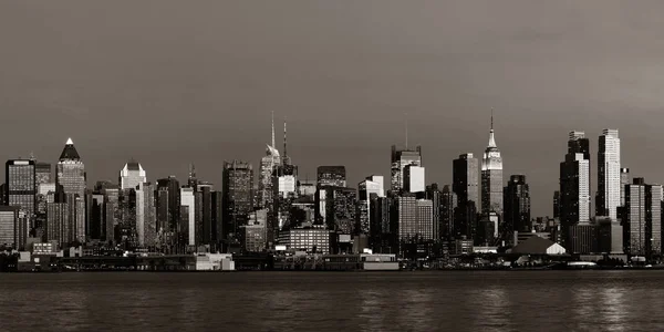 미드타운 맨해튼의 스카이라인 어스름 파노라마가 허드슨 — 스톡 사진