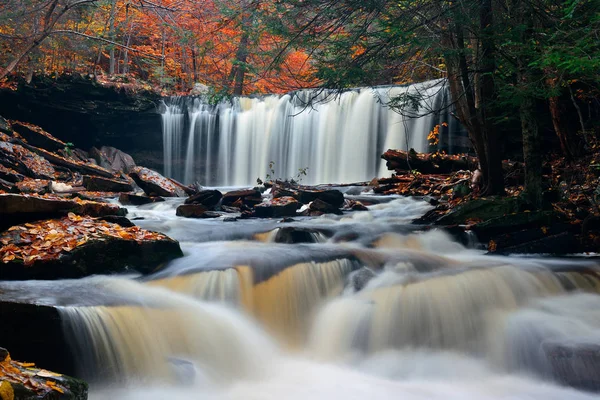 Cachoeiras Outono Parque Com Folhagem Colorida — Fotografia de Stock