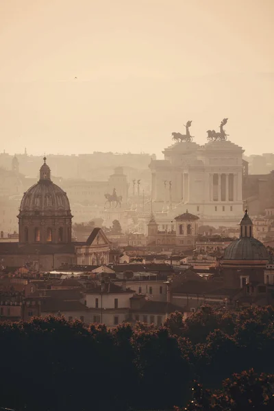 Roma Pemandangan Atap Saat Matahari Terbit Siluet Dengan Arsitektur Kuno — Stok Foto