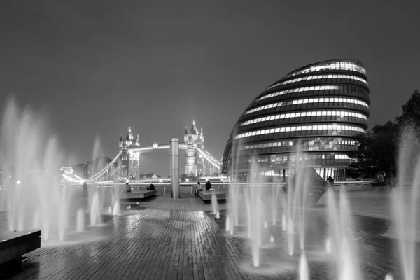 London Tower Bridge City Hall Fountain Night Business District — Stock Photo, Image
