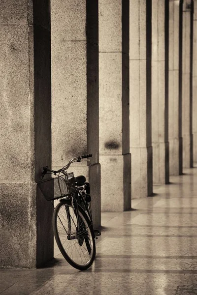 Bicicleta Pasillo Milán Italia — Foto de Stock