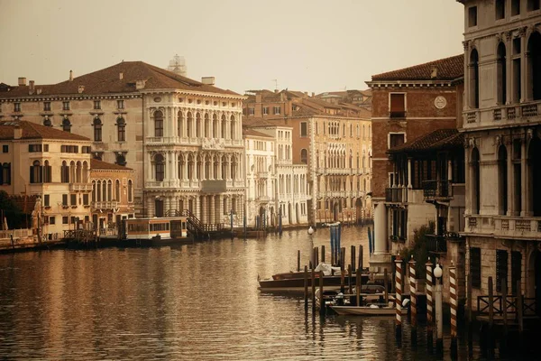 Veneza Vista Pôr Sol Grande Canal Com Edifícios Históricos Itália — Fotografia de Stock